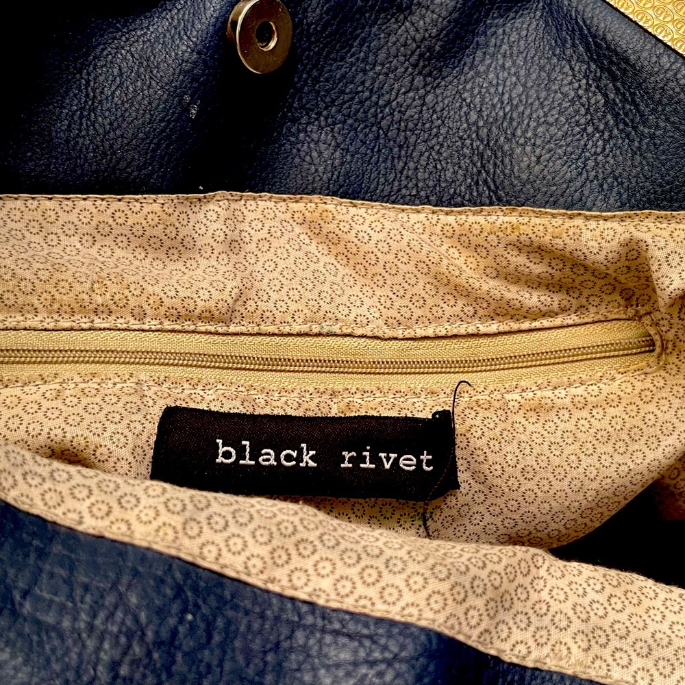 Black Rivet brand, blue leather purse from Wilsons Leather - Picture 3 of 7